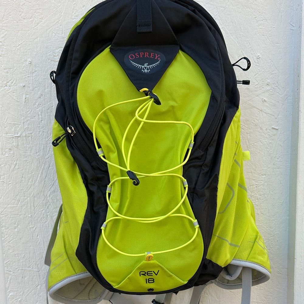 Osprey Rev 18 Lime and Black Men's Backpack